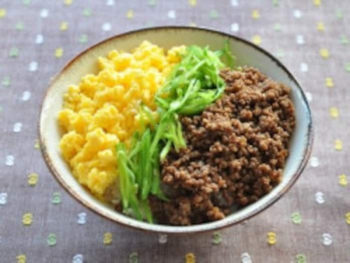 そぼろ丼の作り方・レシピ！卵と絹さやを合わせた三食丼
