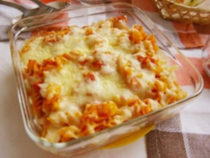 トマトクリームのマカロニグラタンレシピ……こんがり熱々！