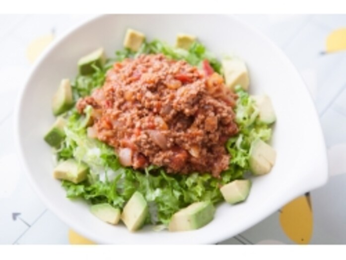 タコライス風にアレンジ！ ミートソースご飯のレシピ