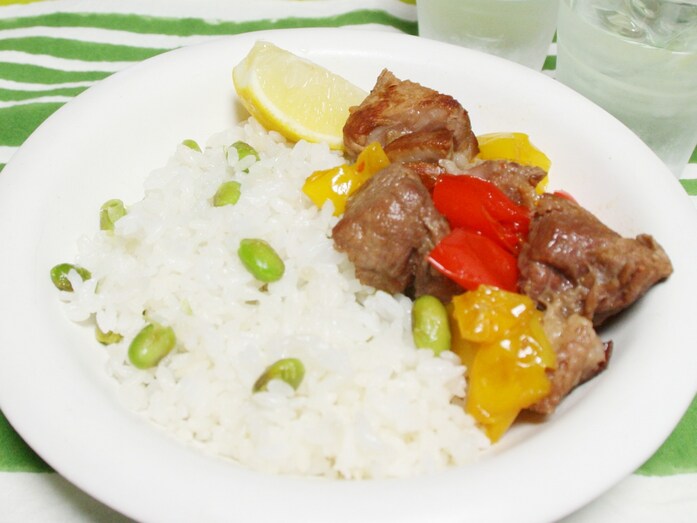 枝豆ご飯と塩豚のパプリカ蒸し