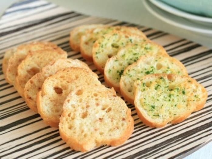 ラスクのレシピ・作り方！バターシュガー＆ガーリックバター味