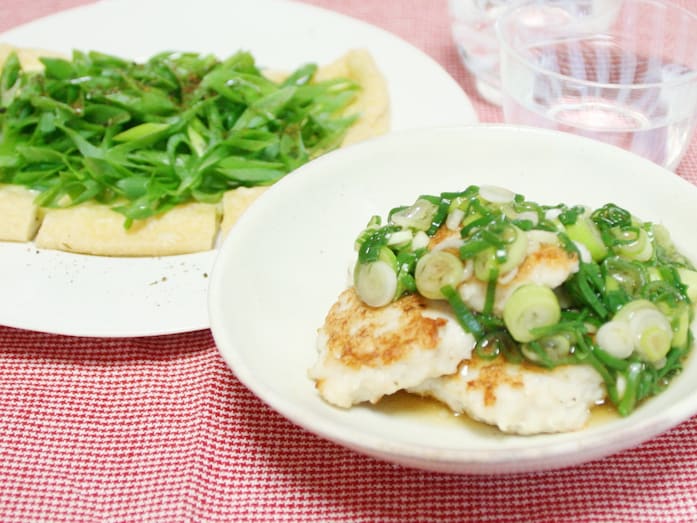 はす入り鶏団子のねぎあんかけと油揚げの和風ピザ