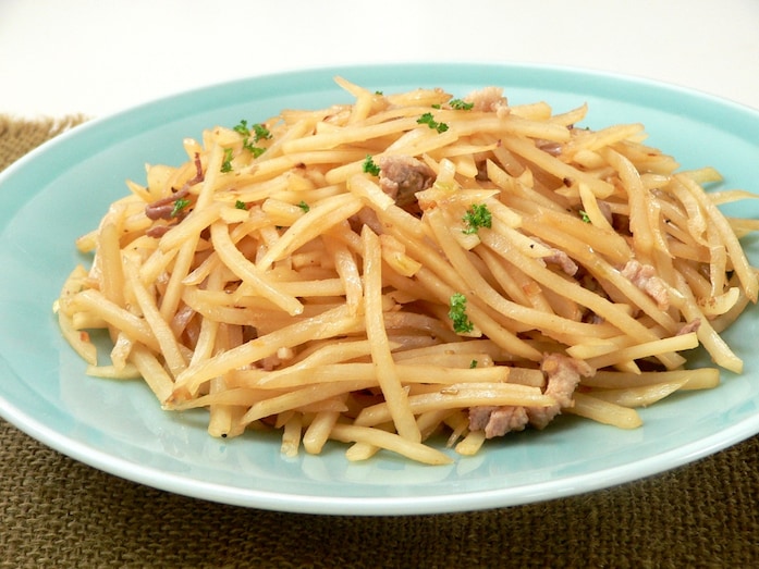 じゃがいもと豚肉の細切り炒めレシピ……簡単味付けが嬉しい！