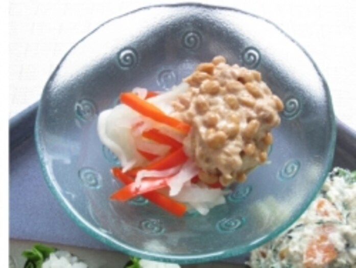 切干大根とパプリカのツナ納豆がけ