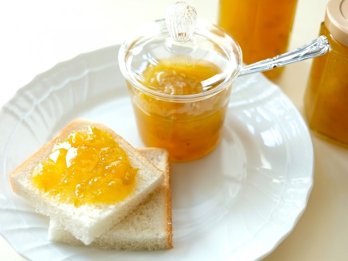 爽やかで甘酸っぱい、旬の梅ジャムの煮るだけレシピ