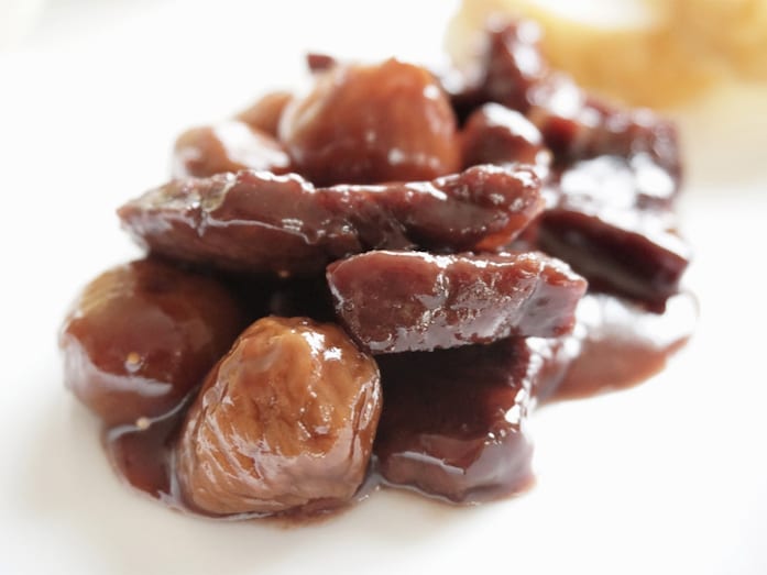 とろりと濃厚！牛肉とドライフィグの赤ワイン煮