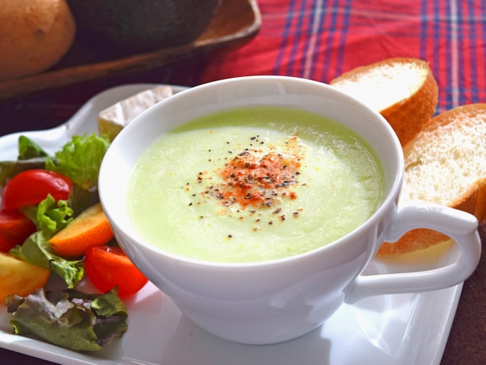 やさしい味のスープ……まろやかでクリーミーなアボカドのポタージュ
