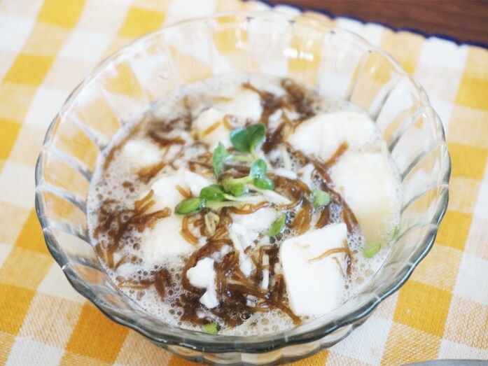 柚子胡椒で味付け簡単！長芋とモズクのスピード酢の物