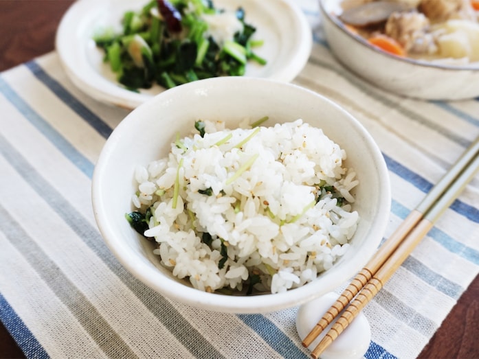 旨みと香りが広がる！三つ葉と昆布茶の混ぜご飯