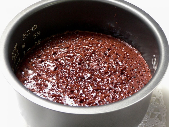 炊飯器で巨大なフォンダンショコラ！簡単チョコレートレシピ