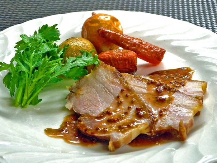 豚バラ肉で作るローストポーク！手軽にオーブンで肉料理レシピ