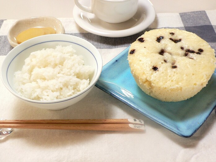 炊飯器を使ったアレンジレシピ！ご飯とパンを同時に作る時短調理法