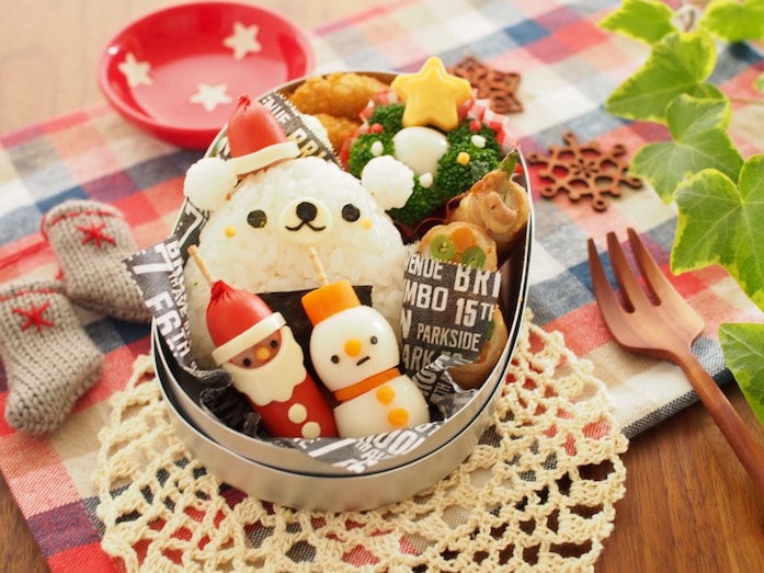 クリスマスのかわいいお弁当！ サンタさんと雪だるまの楽しいおかず