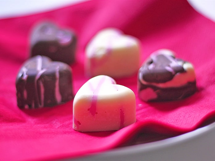 バレンタインに役立つチョコの作り方！ハート型チョコレートのレシピ