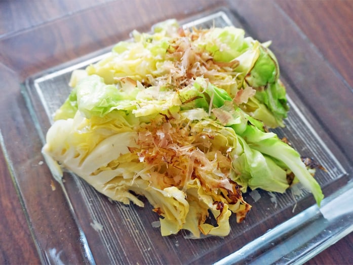 白だしをそのままかけるだけ！ 春キャベツの焼きびたしレシピ
