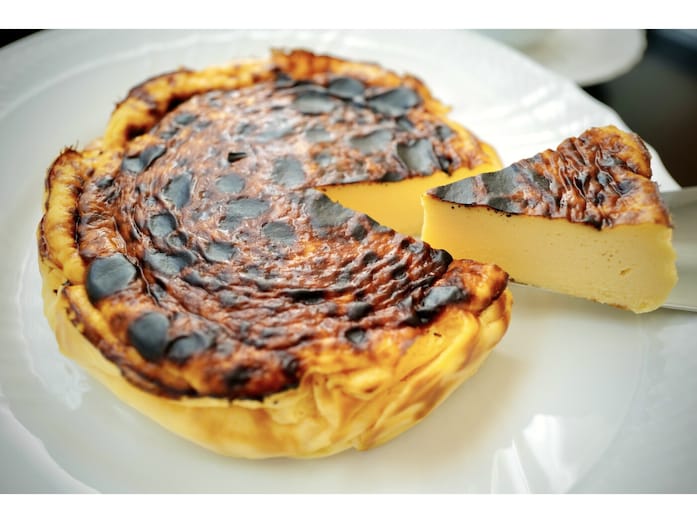 バスク風チーズケーキレシピ…オーブントースターで作る【材料4つ】