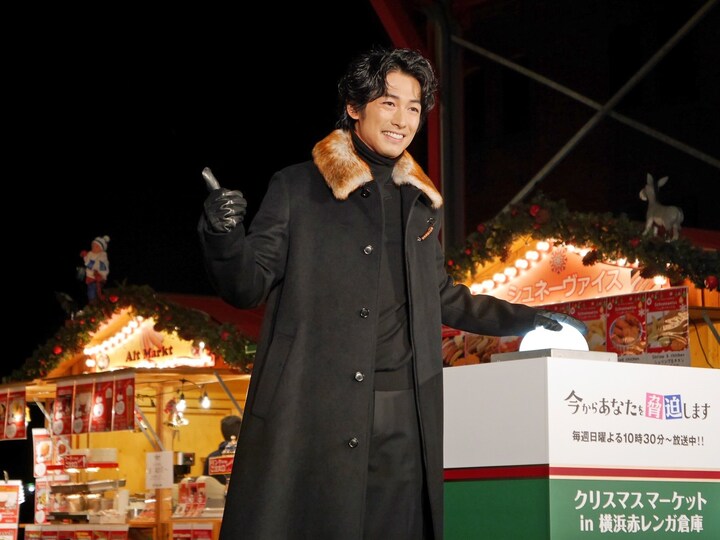 「横浜赤レンガ倉庫に来ないと、『Let it snow！』を人前で二度と歌わないぞ！」と脅迫（2017年11月24日撮影）