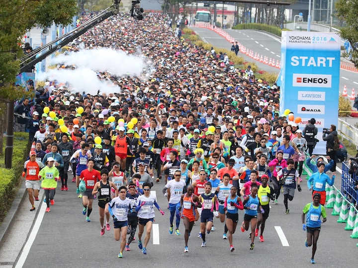 横浜マラソン2016 フルマラソンスタートのようす（画像提供：横浜マラソン組織委員会事務局）