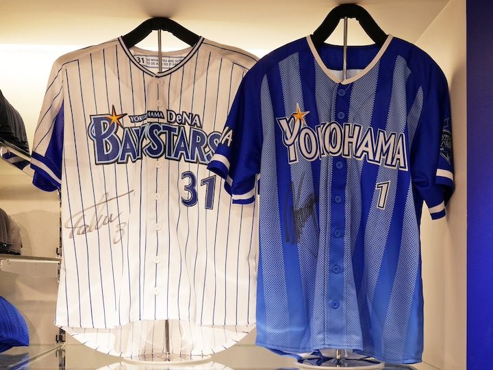 店内には桑原選手、柴田選手のサインが展示されている（2018年3月9日撮影）