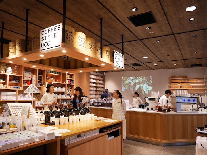 「COFFEE STYLE UCC」が横浜駅西口ジョイナスにオープンした「FOOD＆TIME ISETAN YOKOHAMA」内に出店（2018年3月19日撮影）