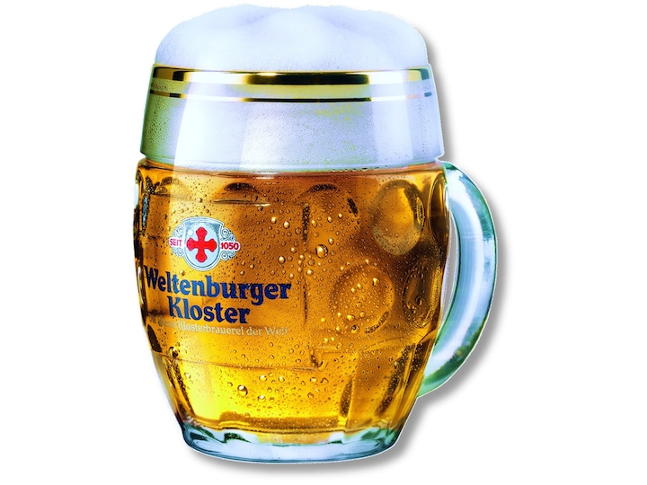 日本初上陸のドイツビール「ヴェルテンブルガー ウルティプ・ヘル（1100円）」※ビールはリユースカップでの提供（画像提供：横浜赤レンガ倉庫）