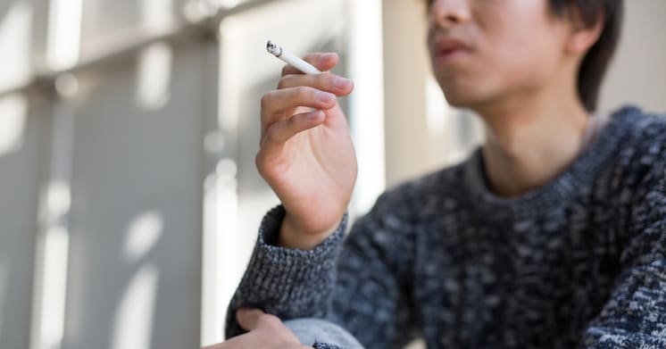 StartHome | 「男の人が煙草吸ってる姿が好き」とのツイートに対する反応が意外！なぜここまで"共感の声が多いのか"の件について