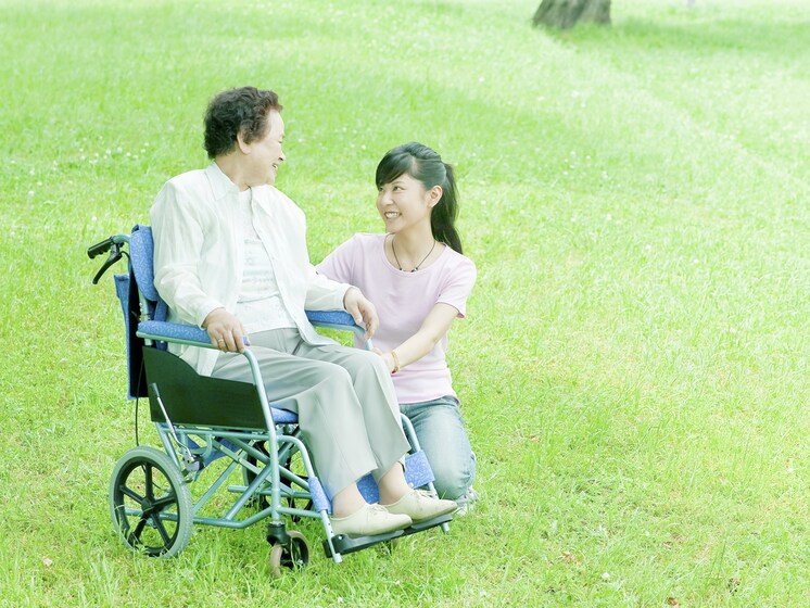 マジメな福祉専門学生に奴隷根性をすりこむな!