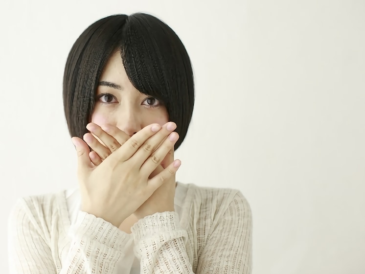 麻酔薬を染み込ませたハンカチを口に押し当てたら、人は本当に寝てしまう?