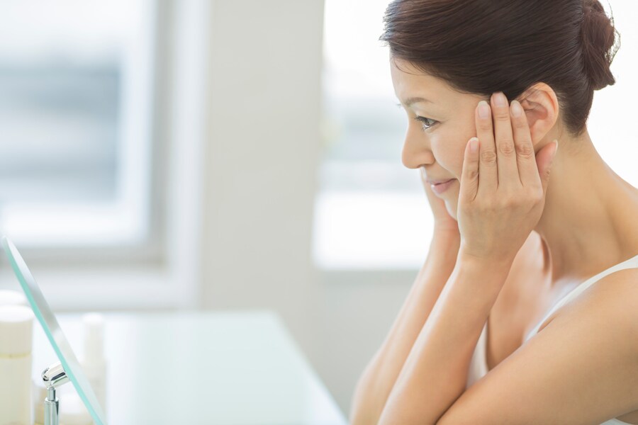 顔全体のしわ……ちりめんじわや老化によるしわの種類・原因・対策
