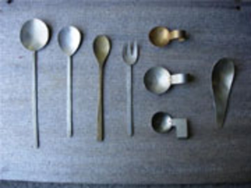 3/3 金属工芸作家・坂野友紀さん クールで温かい金属のうつわたち