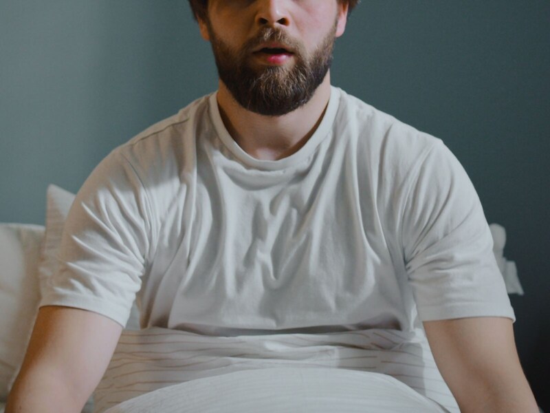 眠る直前に脳内で「ドーン！」と音が聞こえる「頭内爆発音症候群（EHS）」とは……原因・症状・対処法