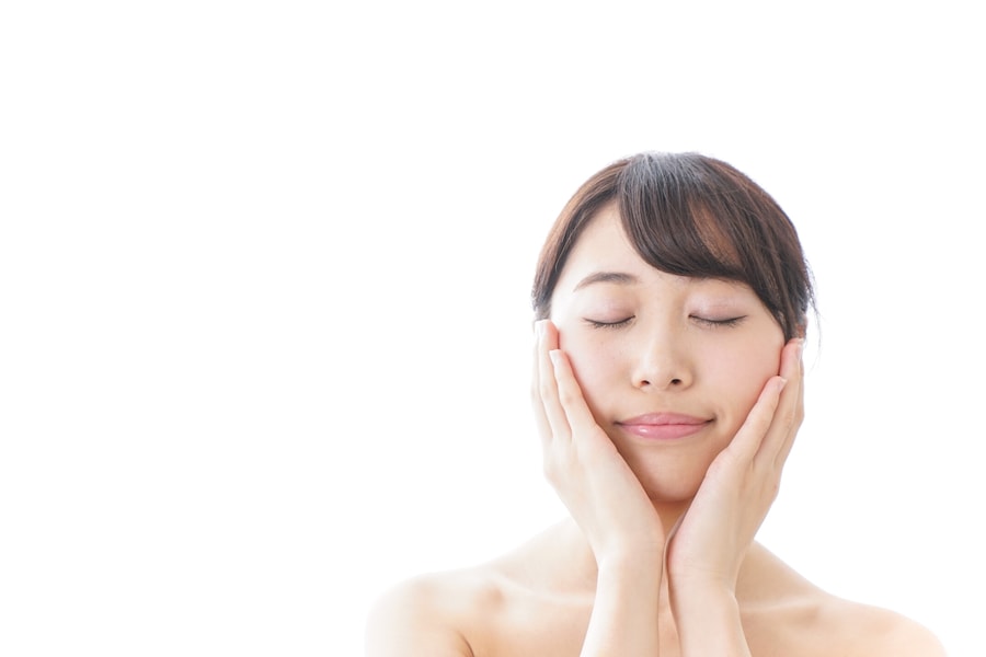 日焼け後は、適切なケアで美白を取り戻す!ピーリングなどはNG!?