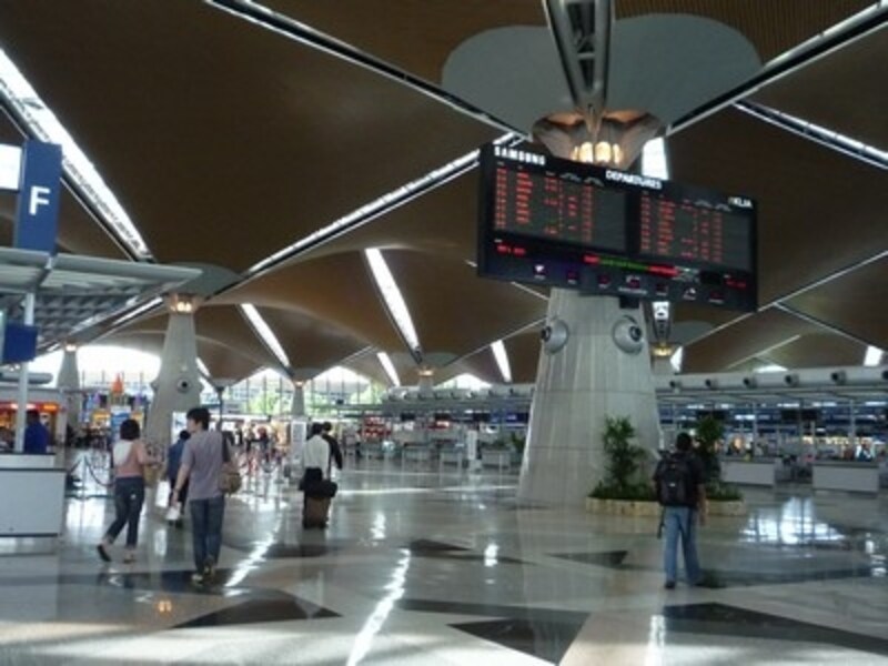 クアラルンプールの空港から市内へのアクセス