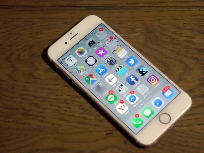 海外旅行先でスマホ・携帯電話を使うときの設定方法