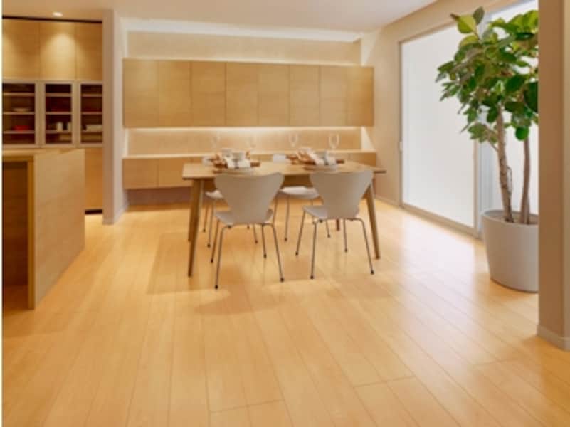 新商品】美しさや耐久性を備えつつ価格を抑えた床材 [床材
