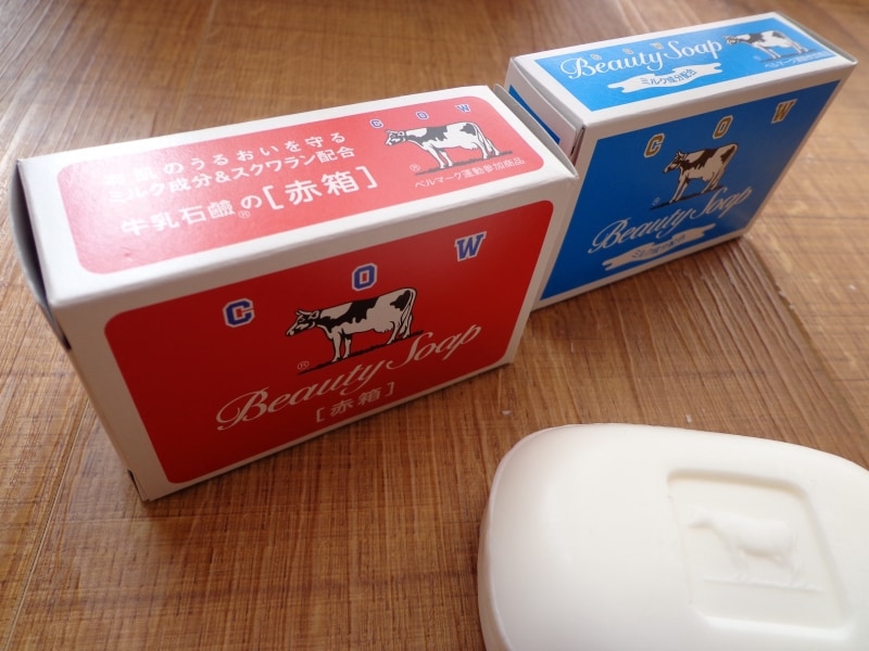 あなたは赤箱派？ 青箱派？ ポップな牛乳石鹸の魅力 [住まいのプロが