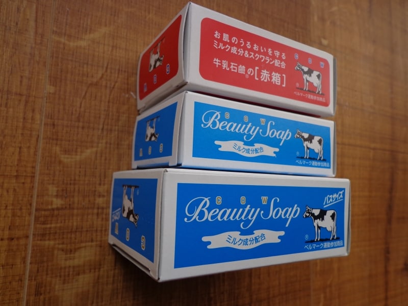 あなたは赤箱派？ 青箱派？ ポップな牛乳石鹸の魅力 [住まいの