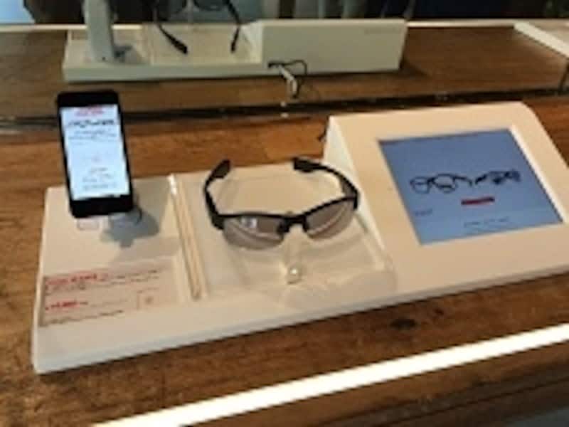 世界初！ウェアラブル眼鏡「JINS MEME」は売れるか？ [マーケティング