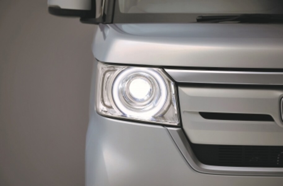 新型N-BOXのLEDヘッドライト