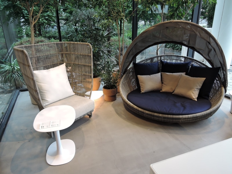 屋外ソファーの種類と選び方、雨の対処法や手入れの仕方 [住宅  