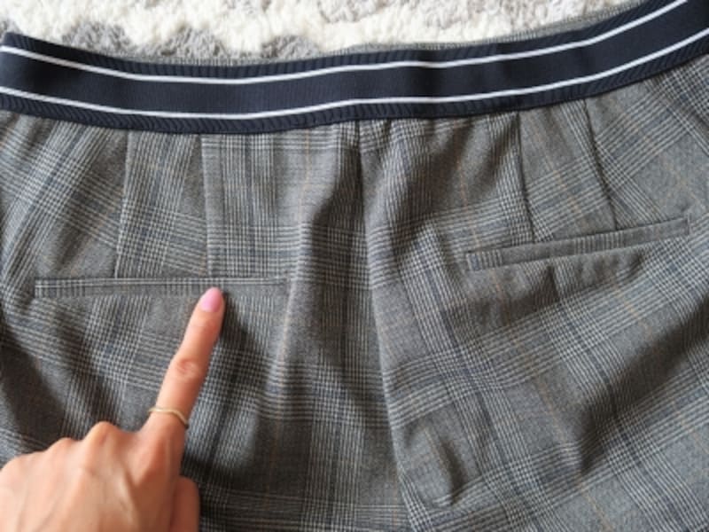 この立体的に見せるデザインがあるかないかでヒップの印象がかなり違います
