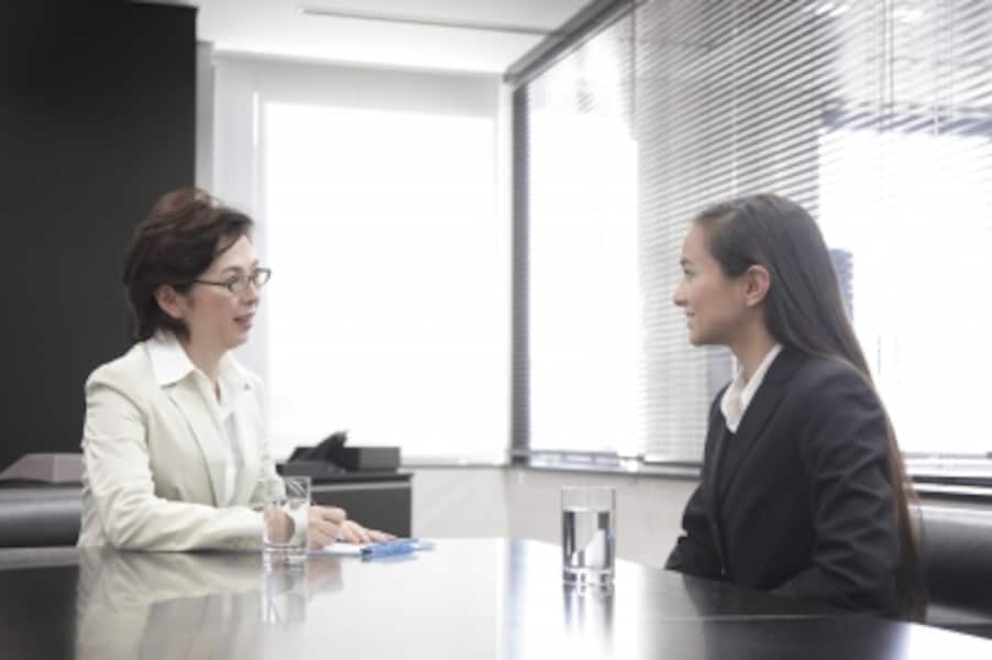 相談対応中の女性