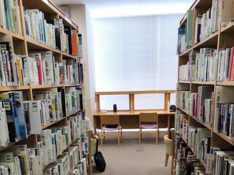 図書館は、涼しくて勉強もはかどります。