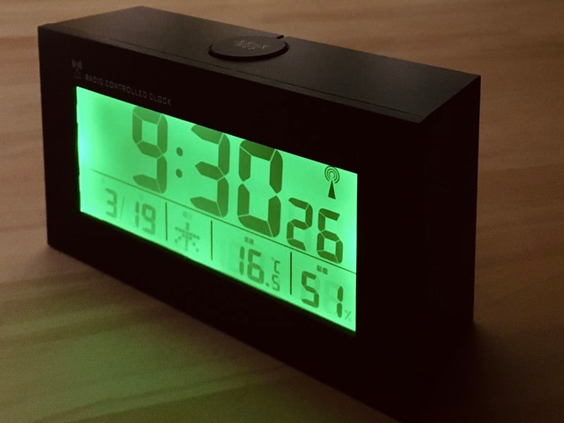 ニトリ　電波デジタル時計 (YT6508)