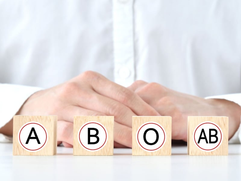 急に輸血が必要になったらどうなる? 血液型を知らないリスクの有無・調べる費用