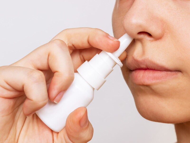 鼻づまりに効く点鼻薬の使い過ぎは危険！ 血管収縮薬の副作用と正しい鼻スプレーの使い方
