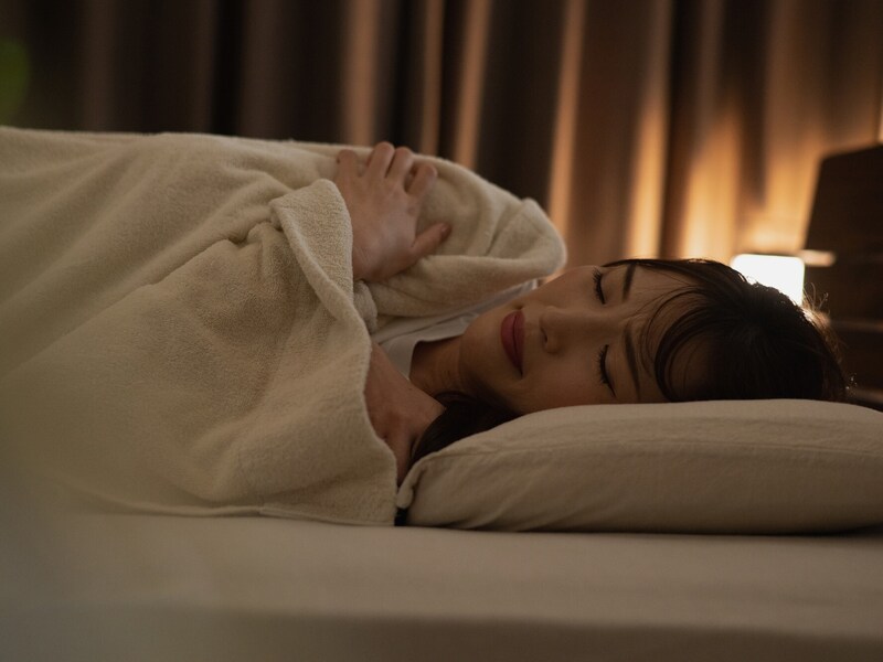 Q. 寒さで熟睡できません。暖房は喉が痛くなり苦手なのですが、冬も快眠するコツはありますか？