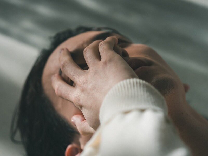 ガソリン代の節約で外出を控えるも…「我慢したストレスで食事量が増えてしまった」56歳男性の失敗