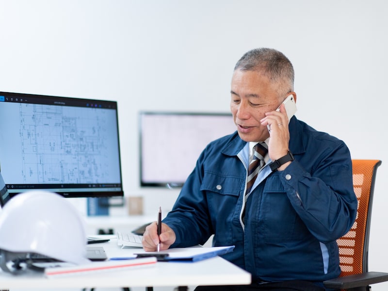 66歳で年金を受け取りながらフルタイム勤務。昇給で月35万円になりそうですが、年金はどのくらい減る？