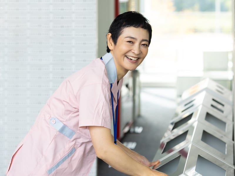 64歳でパート勤務。年金を受け取りますが、健康保険の扶養のままでいるにはパート収入はいくらまで?